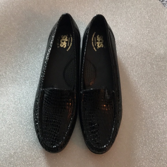 NEW SAS Simplify Slip On Loafer. Size 9 - Picture 3 of 9